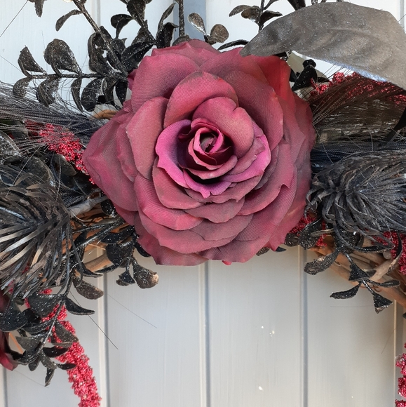 Black Bird Gothic Wreath - Picture 2 of 4